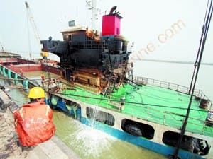 Marine salavage airbags refloat