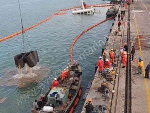 Marine salavage airbags refloat