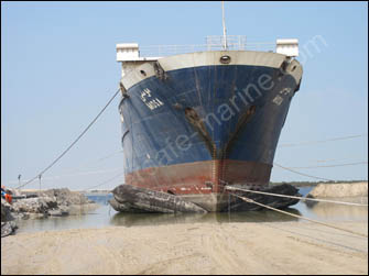 ship docking with balloons
