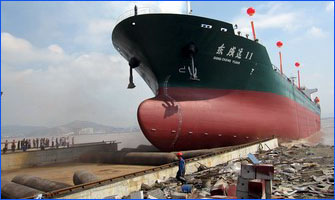 Free ship launching with airbags   