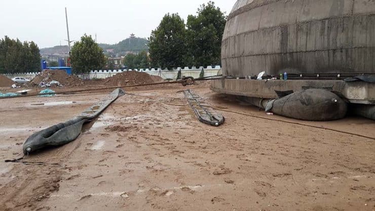Relocates 4000 tonnes statue with evergeen airbags