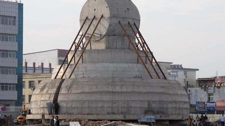 Relocates 4000 tonnes statue with evergeen airbags
