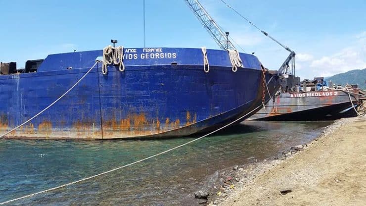 Dry dock barge in Alatou PNG launched with evergreen airbags
