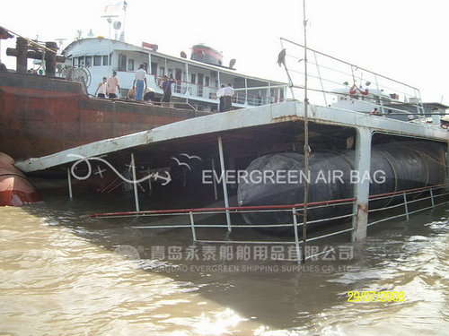 Salvage and Refloatation for Wreked Ships with marine airbags