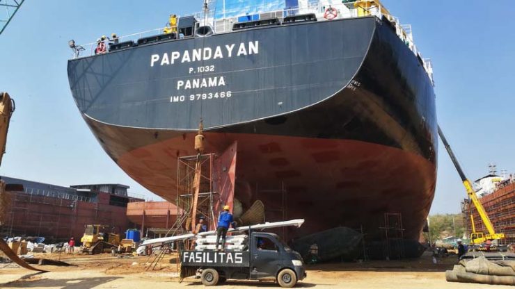 DWT 17500 Oil Tanker of PT Pertamina Launches with evergreen airbag