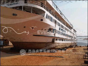 Ship Landing in Egypt with airbags