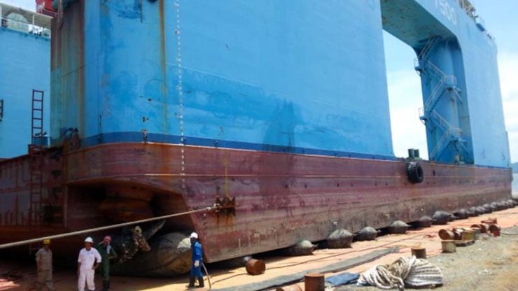 Dry dock a floating dry dock with Evergreem marine airbags