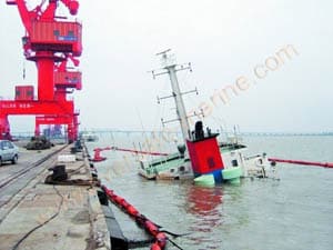 Marine salavage airbags refloat