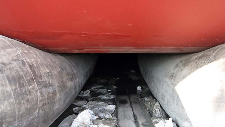 Salvage stranded 6500 CBM LPG Vessel with Evergreen marine airbags