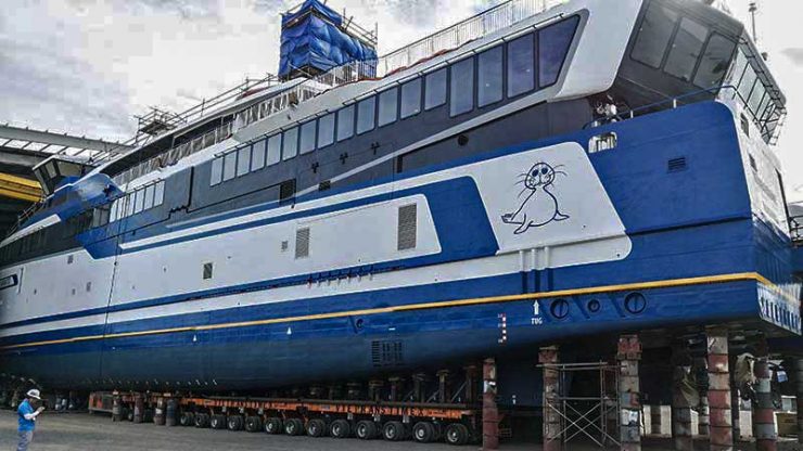 Two 70 m LNG Aluminium catamarans launching with evergreen airbags