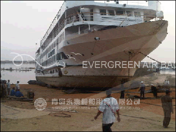 Ship Landing in Egypt with airbags